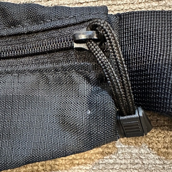 Vintage Two-Tone Design Fanny Pack with Built in Water Bottle Holders - Picture 9 of 12